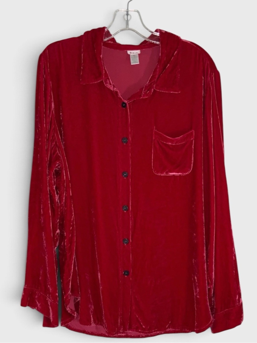 1006 10/$50🏄🏻♀️ Kiko Velvet Red Button Up Shirt with Pocket